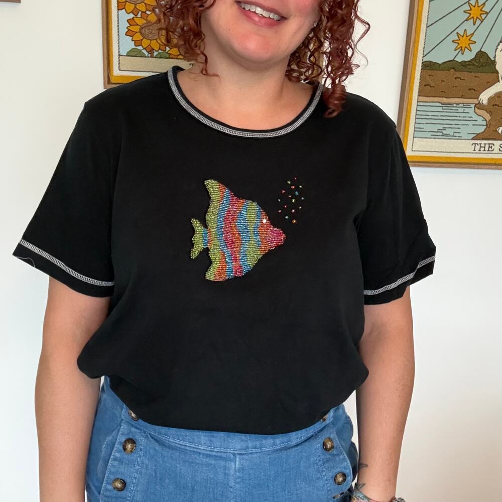 The quacker factory beaded fish tee shirt size XL